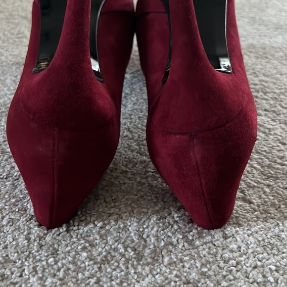 7.5 Red Stuart Weitzman Platform Pumps - Picture 10 of 13